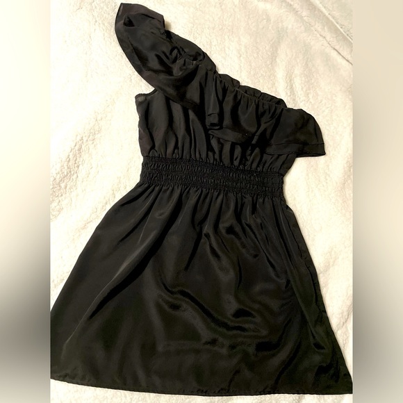 Dresses & Skirts - Size Large